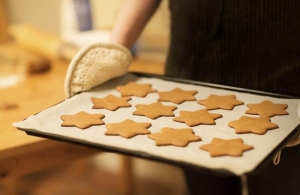 Greaseproof paper for home baking