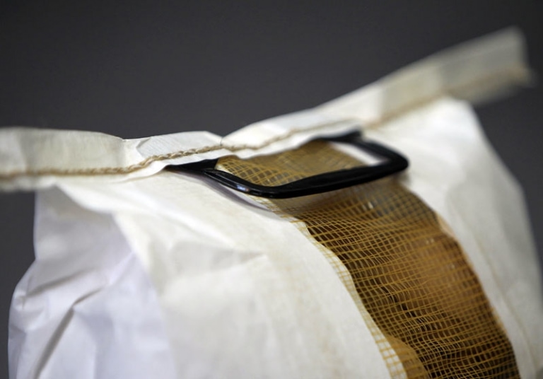 Paper sacks with handles Paper sacks with handles